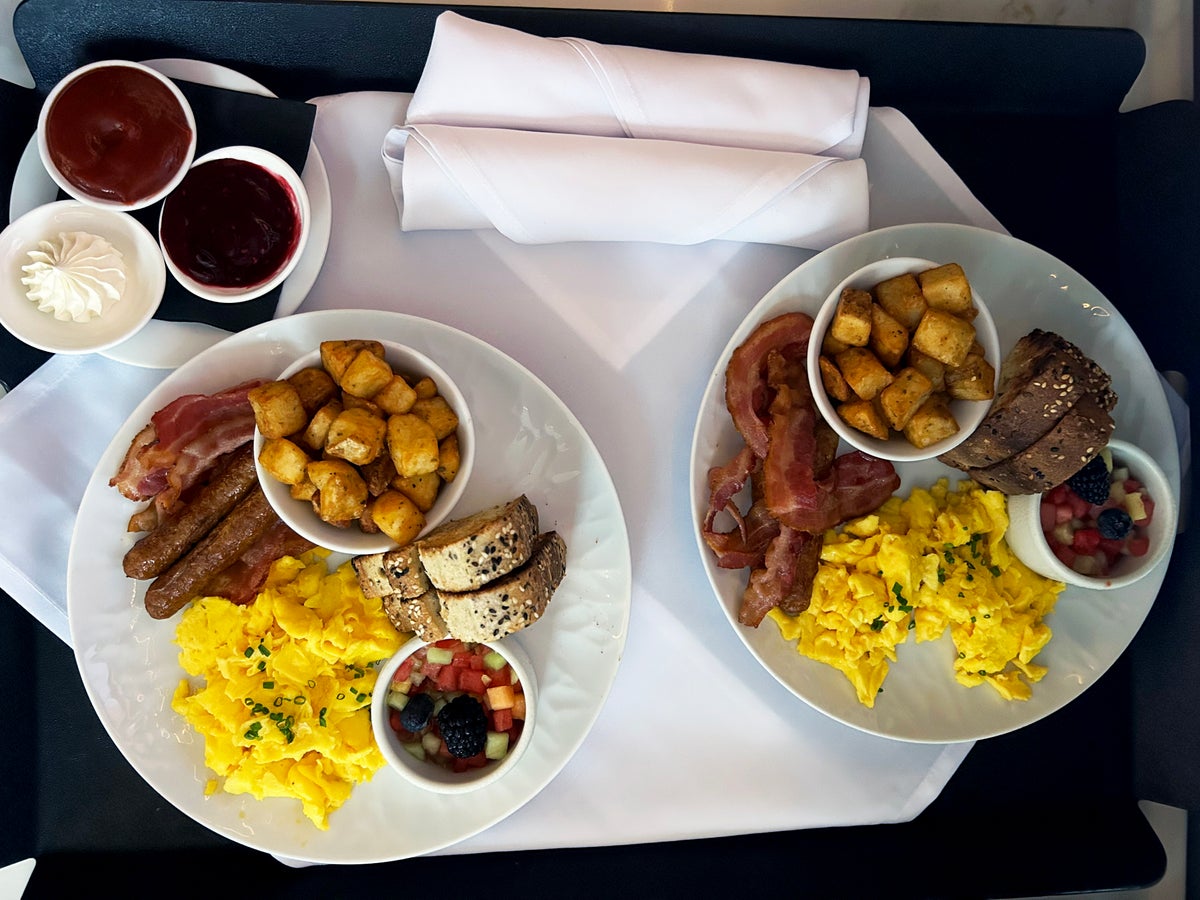 Vogue Hotel Hilton Montreal room service English breakfast