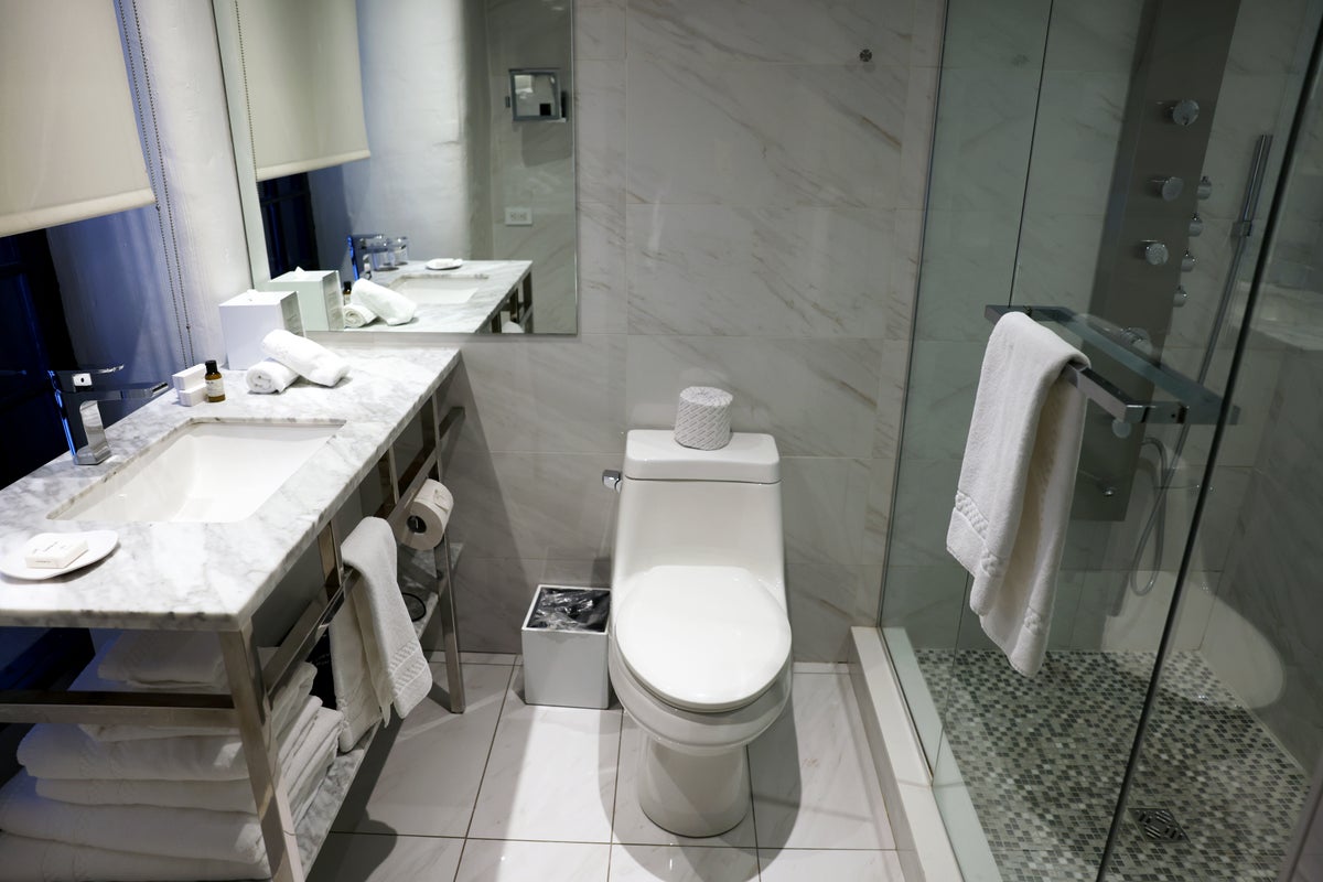 William Gray Montreal bathroom