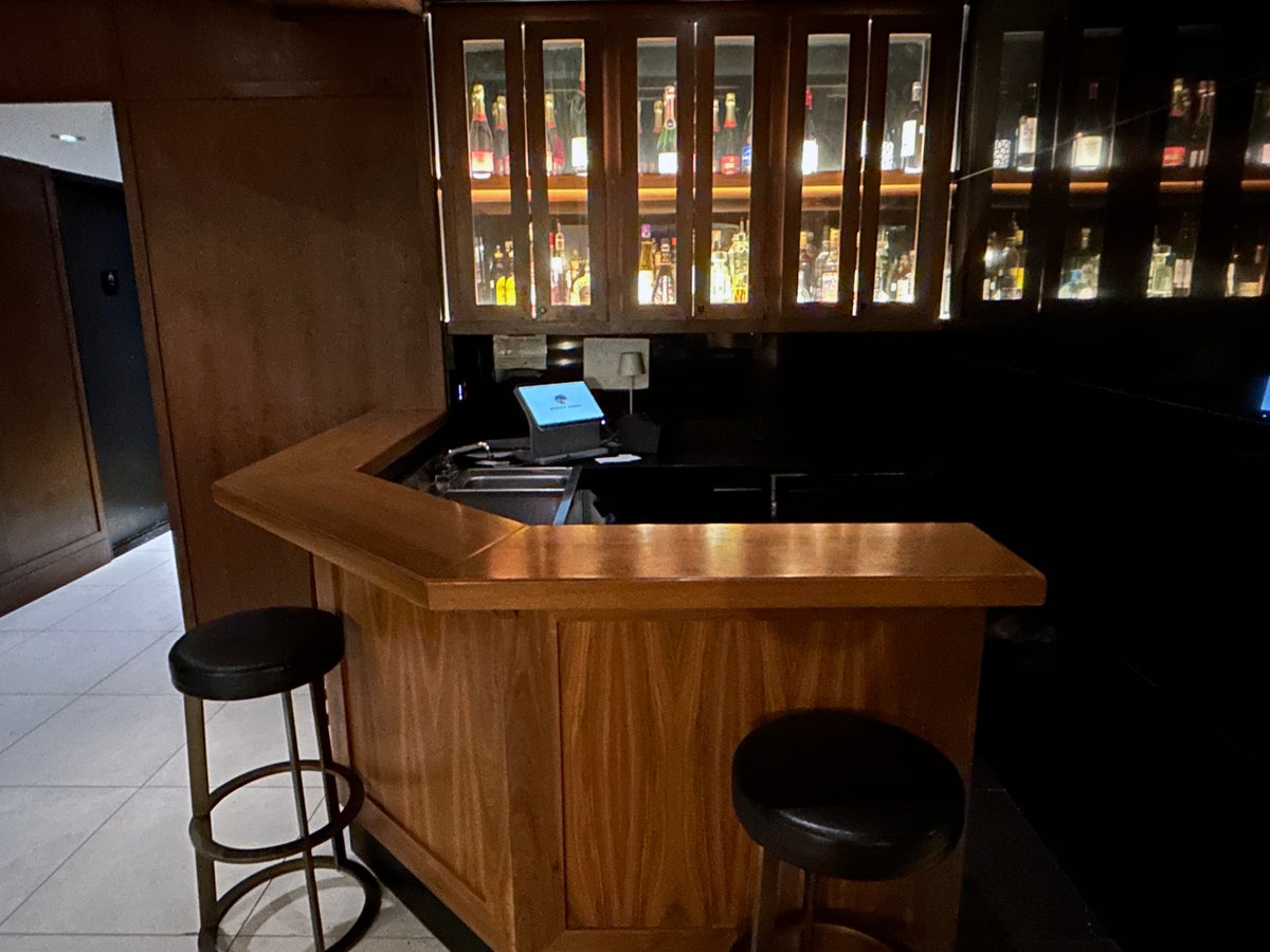 William Gray Montreal lobby bar