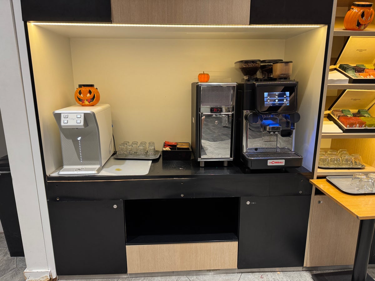 YOTELAIR Paris Charles de Gaulle drink machines