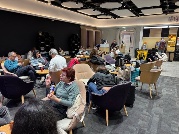 YOTELAIR Paris Charles de Gaulle main seating