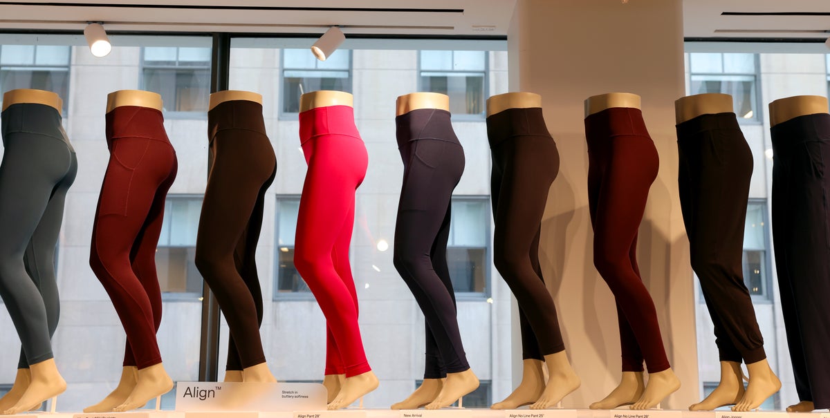 lululemon NYC shopping leggings mannequins