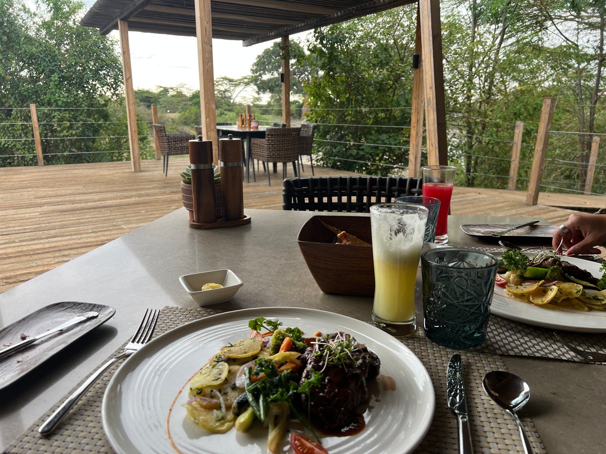 lunch jw marriott masai mara