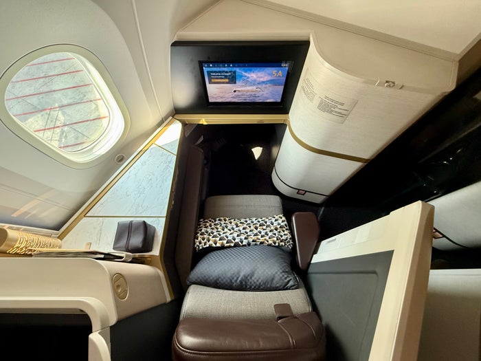 Business Class seat on Etihad Boeing 787 9 Dreamliner