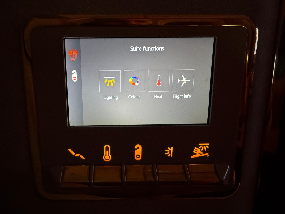 Emirates Game Changer Customizable controls