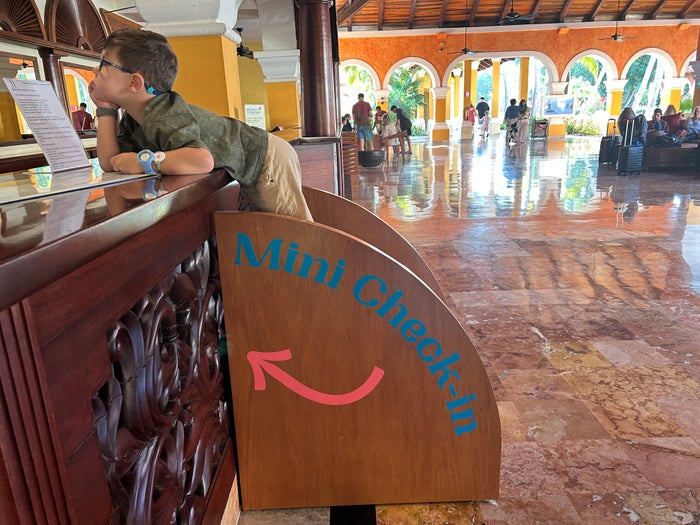Iberostar Waves Paraiso Beach mini check in Iberostar Waves Paraiso Beach mini check in