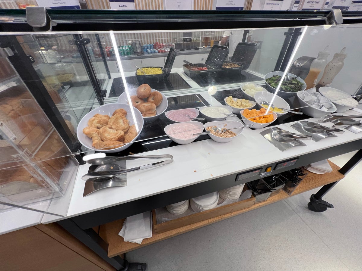 JFK HelloSky Lounge breakfast buffet