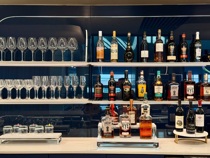 LAX Air France Lounge bar back
