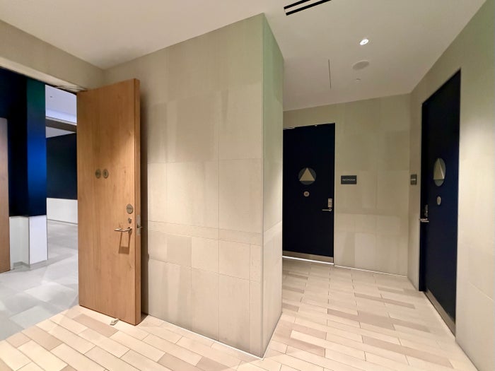 LAX Air France Lounge bathrooms