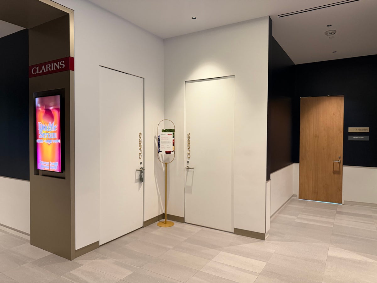 LAX Air France Lounge doorway to La Premiere