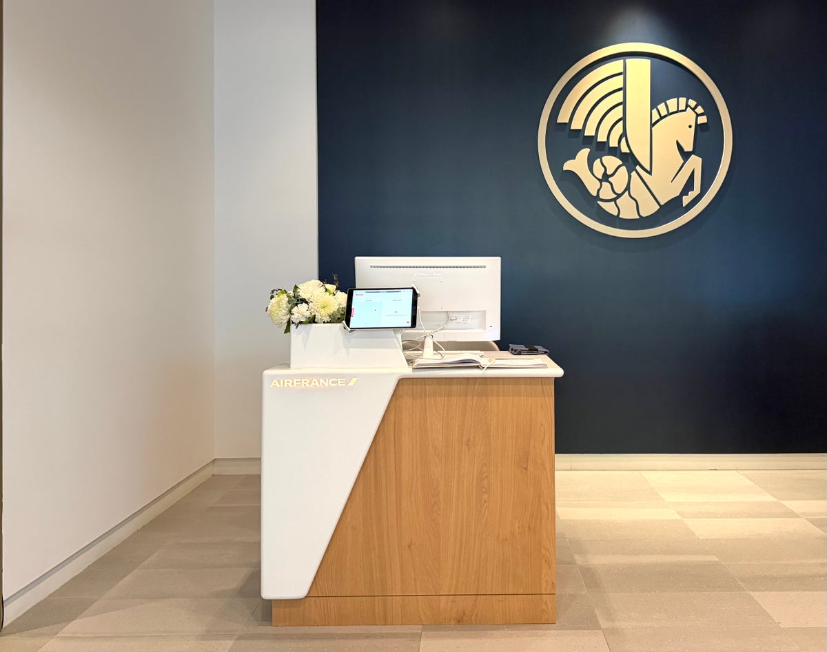 LAX Air France Lounge reception LAX Air France Lounge reception