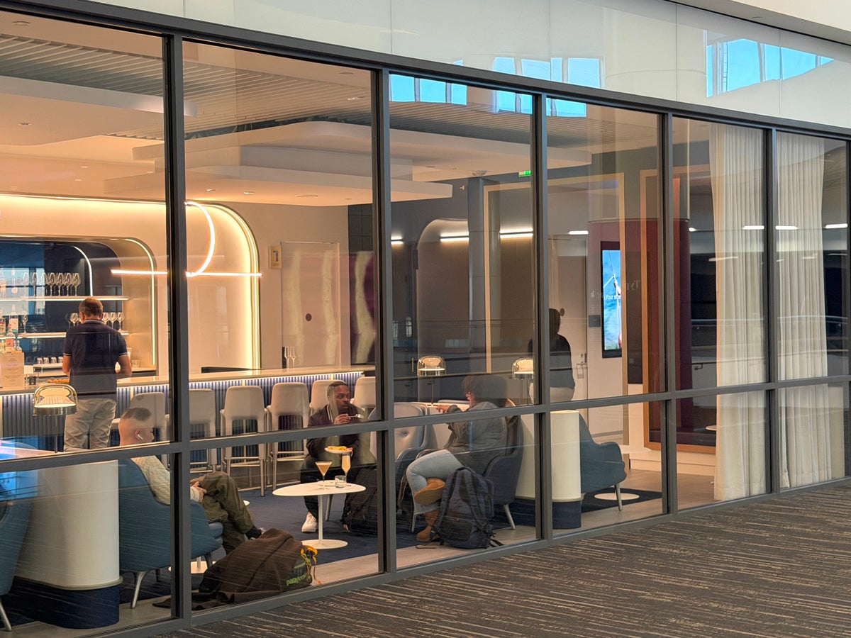 LAX Air France Lounge window in LAX Air France Lounge window in