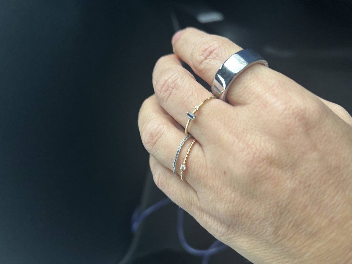 Oura Ring hand Oura Ring hand