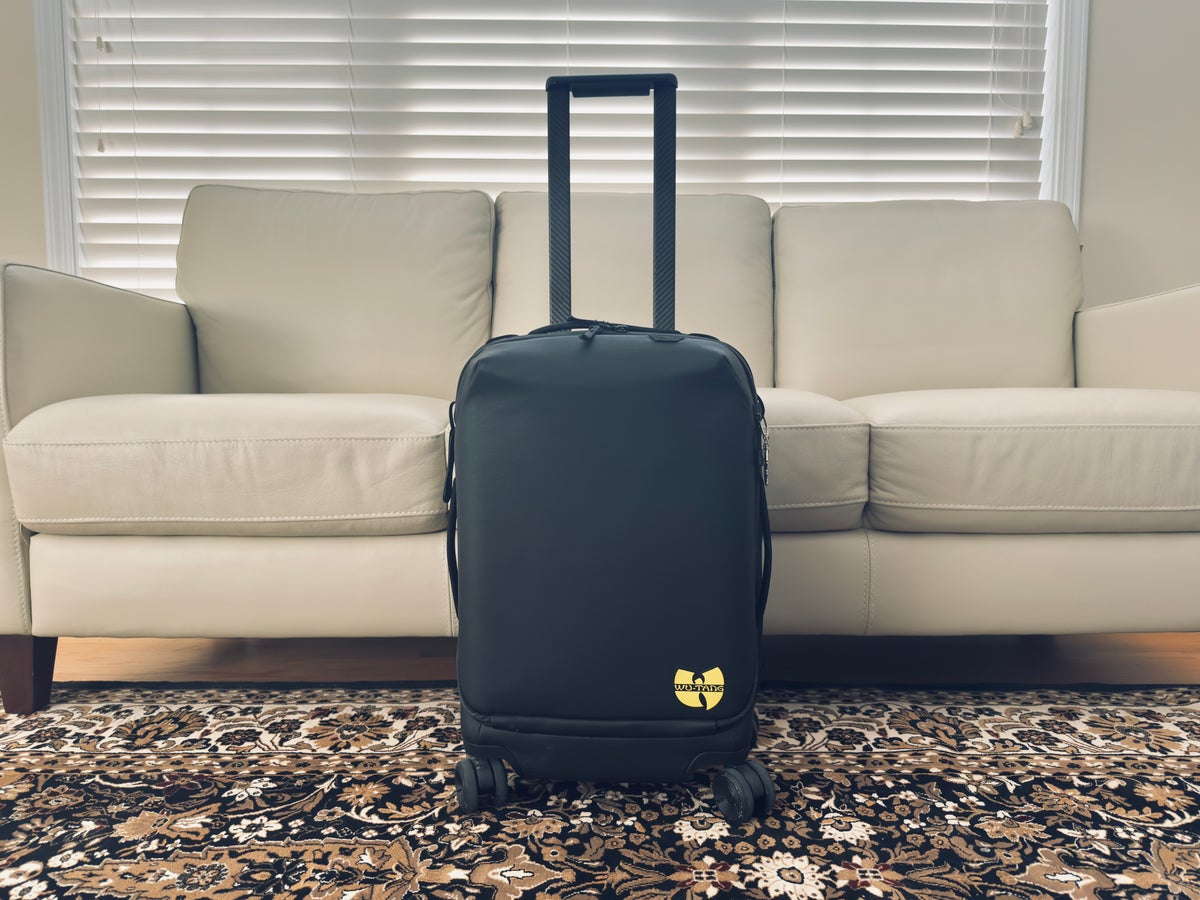 Peak Design Roller Pro Carry On front 