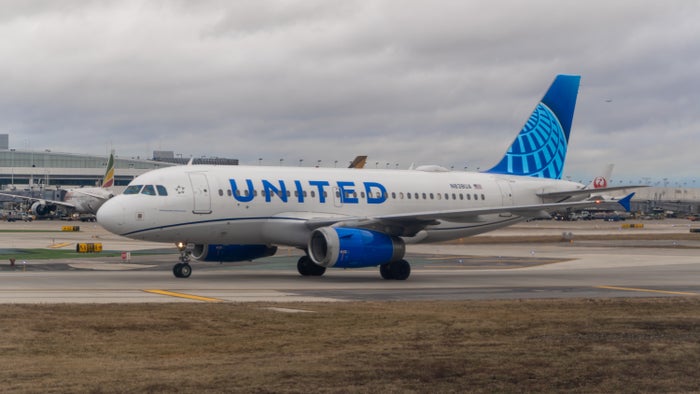Taking a United Flight From Newark? You Can Order Food and Other Items Right to the Gate.