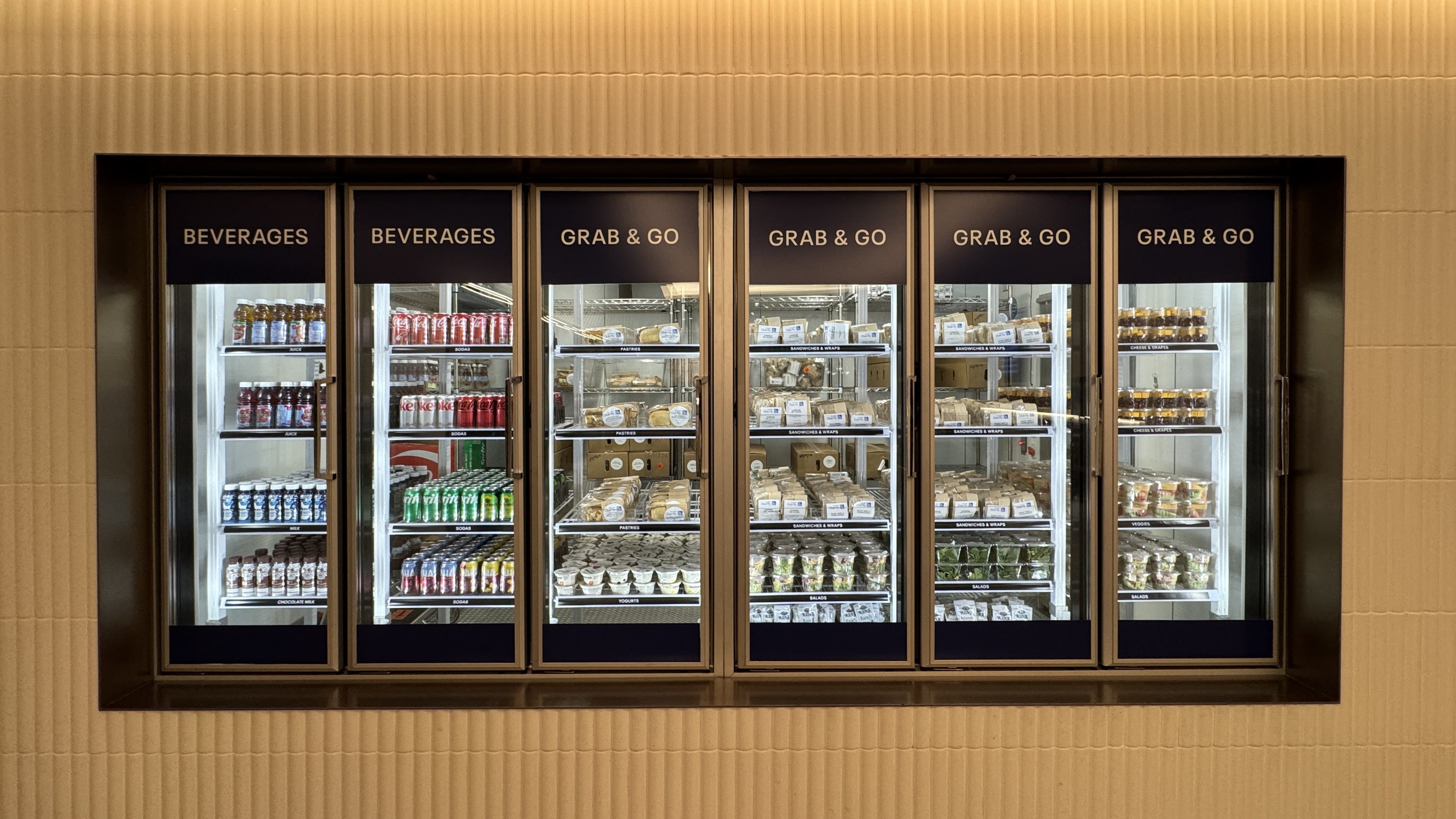 Is Grab and Go the Future of Lounge Access? United Club Fly IAH