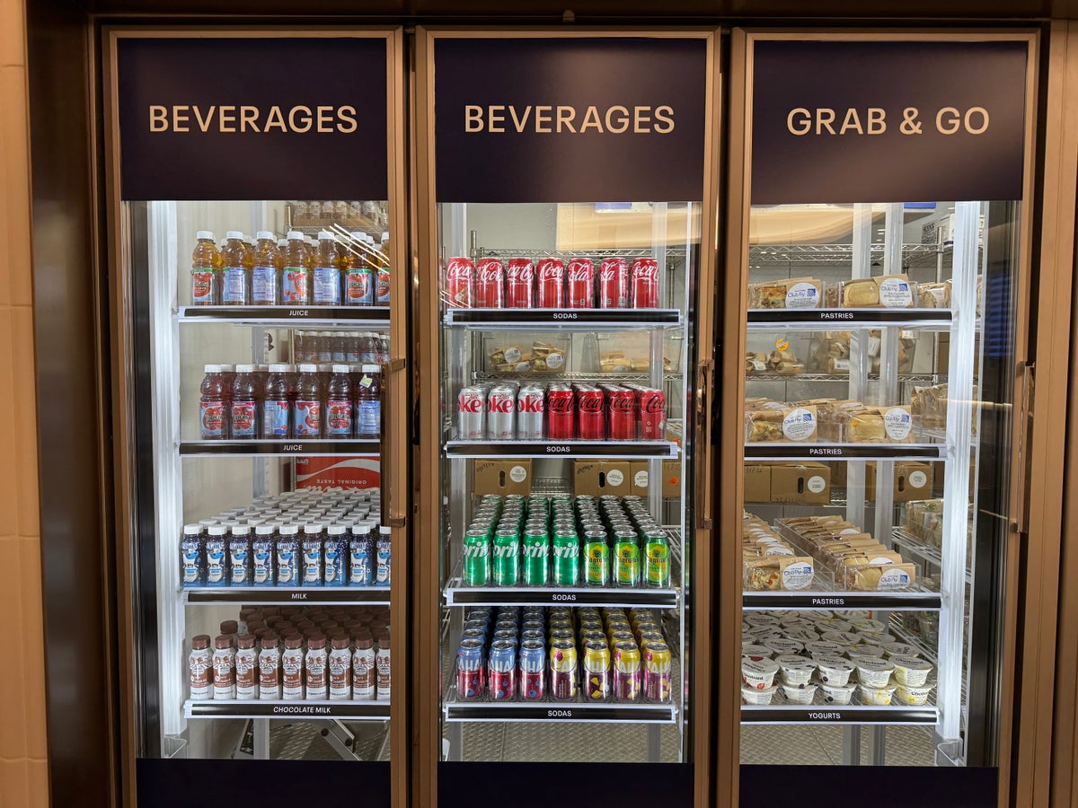 United Club Fly IAH left coolers