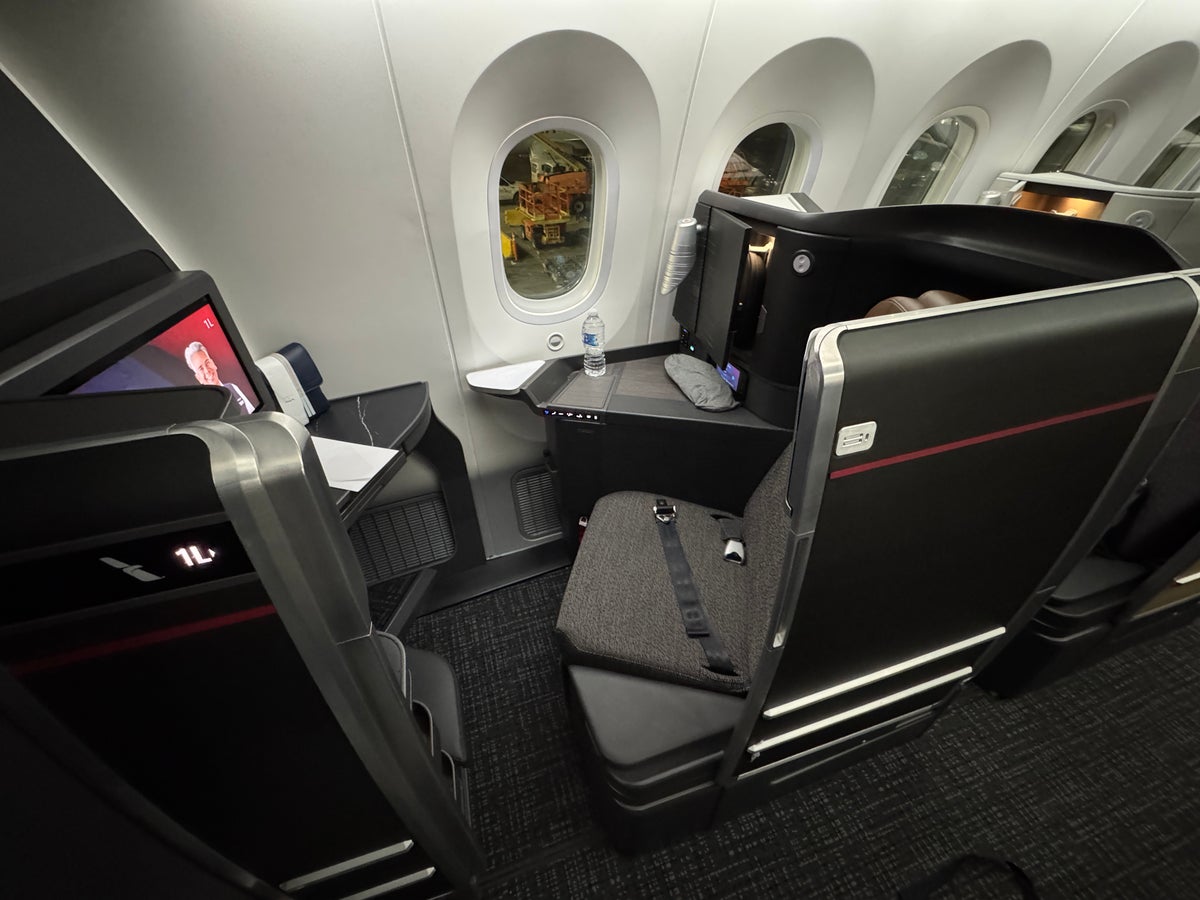 AA Flagship Suite Business Class 1L My Seat