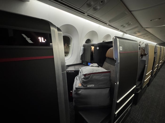 AA Flagship Suite Business Class Side Suite AA Flagship Suite Business Class Side Suite