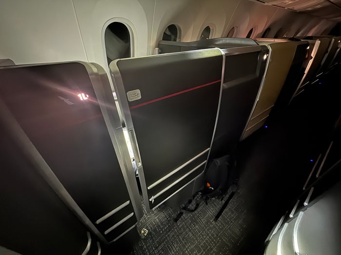 AA Flagship Suite Business Class privacy sliding door AA Flagship Suite Business Class privacy sliding door