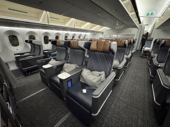 AA Premium Economy 787 9P AA Premium Economy 787 9P