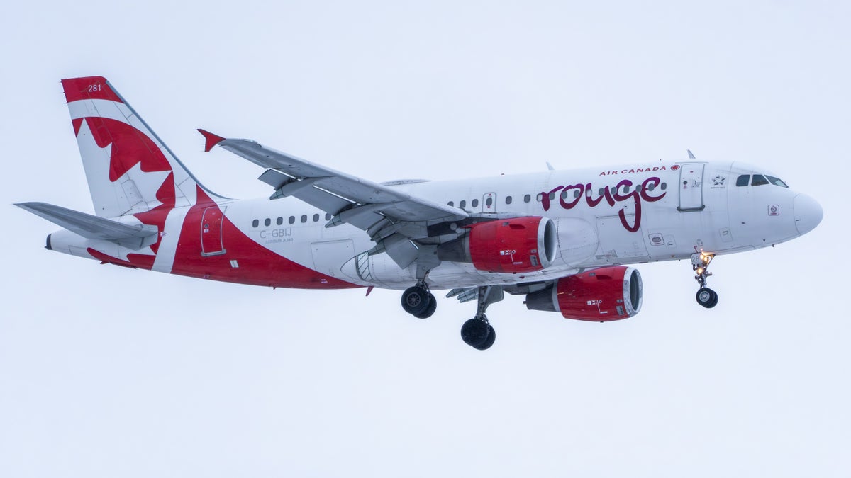 Air Canada Rouge A319