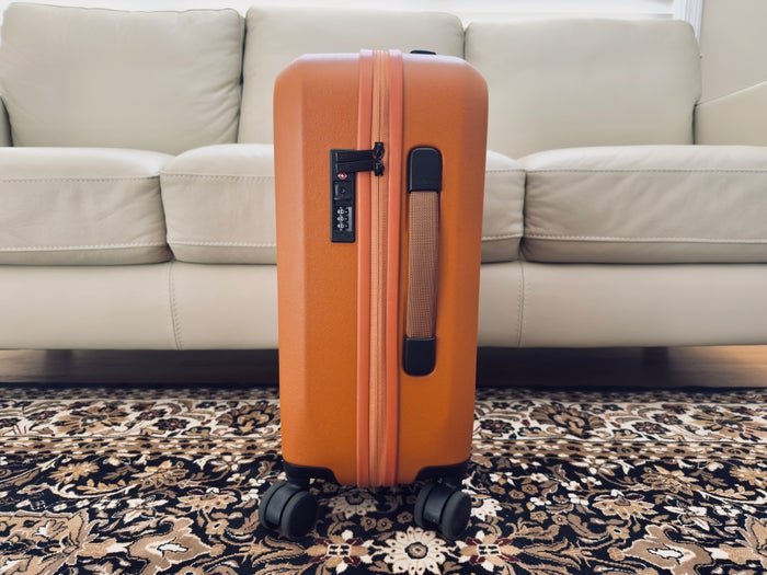 Bellroy Transit Carry on side