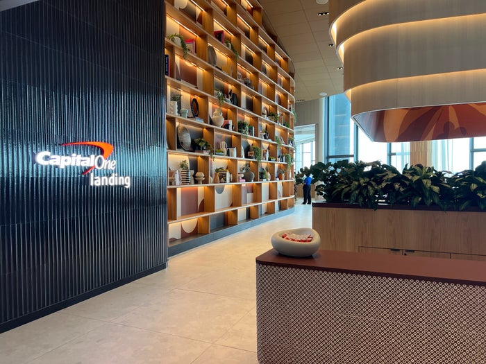 First Look: New Capital One Landing at LaGuardia Airport [Is It LGA’s Best Airport Lounge?]