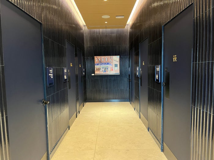 Capital One Lounge LGA Restrooms