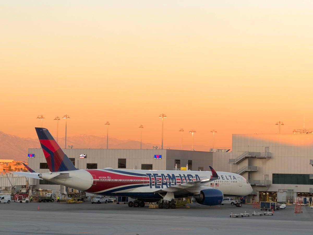 Delta A350 at Los Angeles LAX