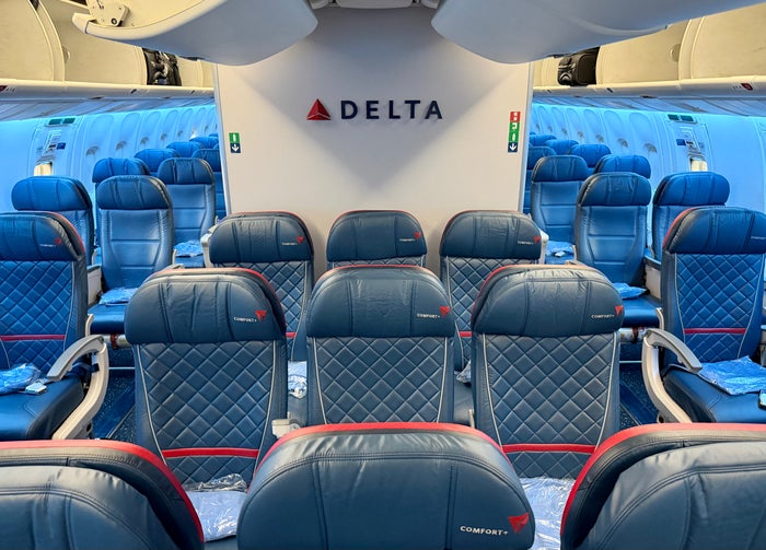 Delta Comfort Plus Cabin on Boeing 767 Delta Comfort Plus Cabin on Boeing 767