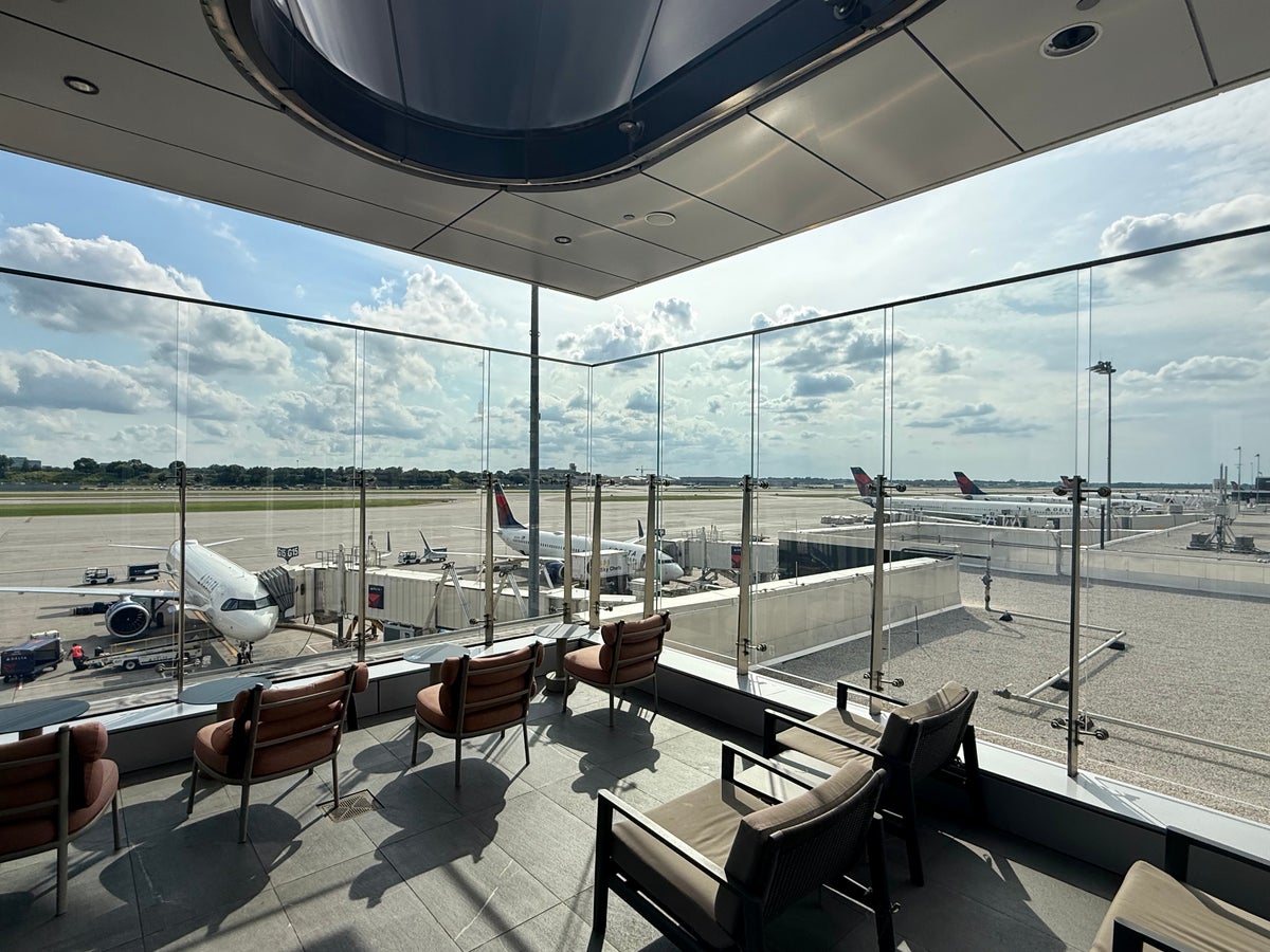 Delta Sky Club lounge Minneapolis Airport MSP