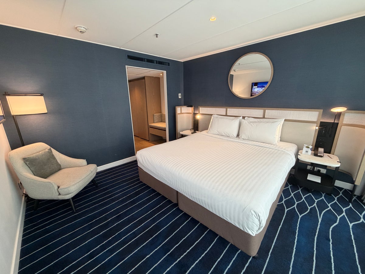 Hyatt Regency Sydney Suite Bedroom