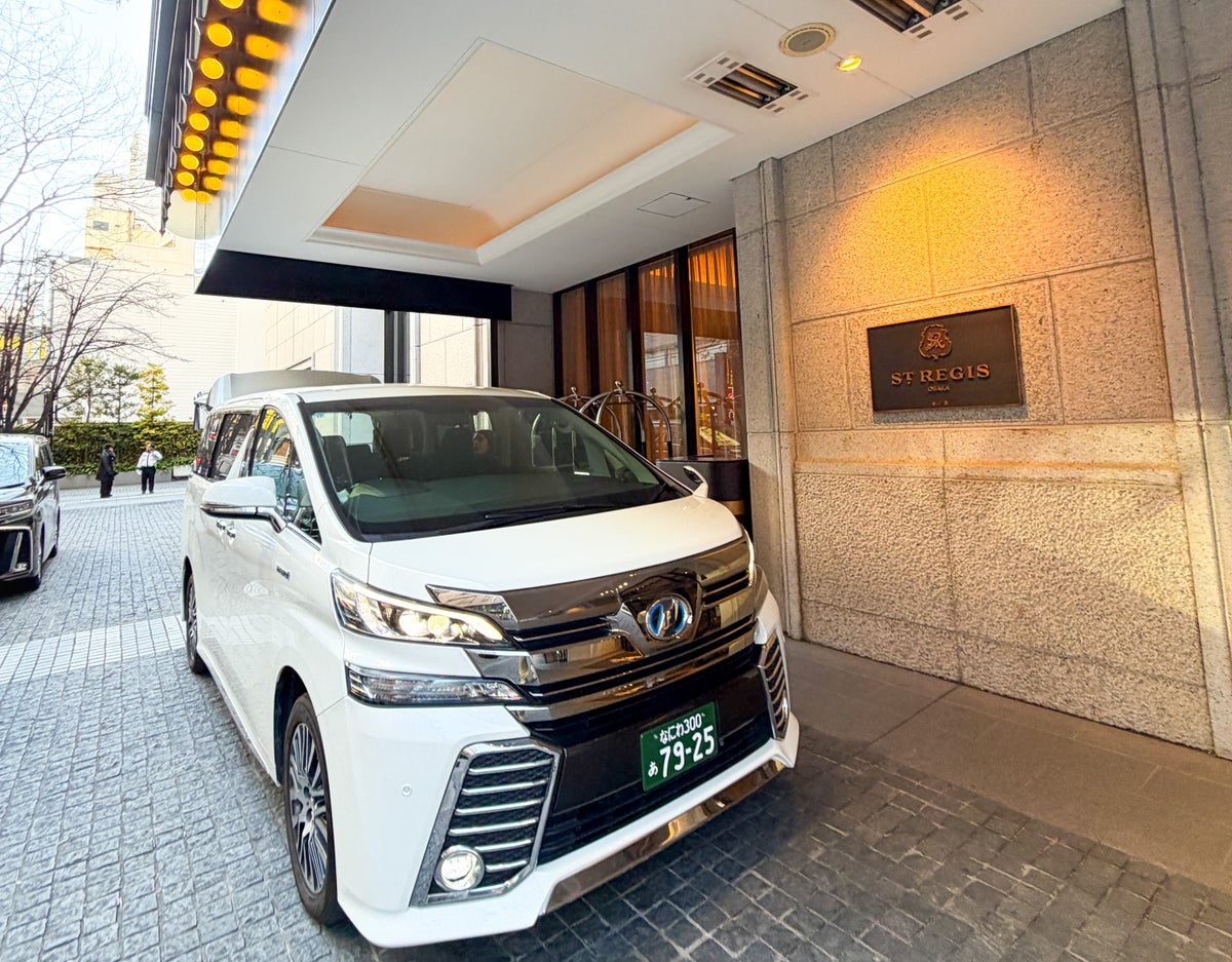Klook Airport Transfer van Osaka Japan St Regis