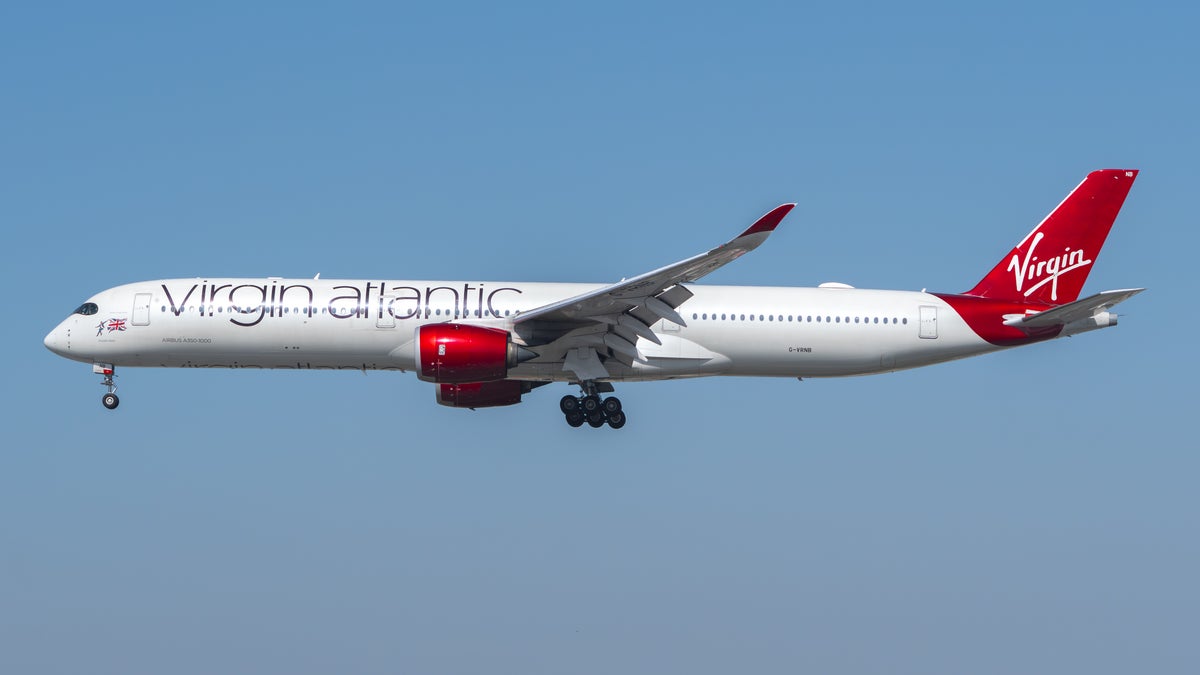 LAX plane spotting Day 3 In n Out Bridge 17