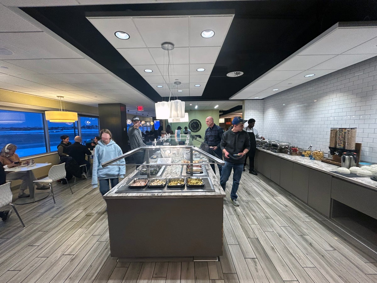 MSP Terminal 1 Escape Lounge buffet MSP Terminal 1 Escape Lounge buffet