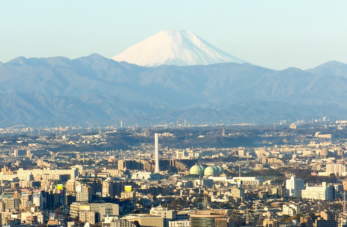 Park Hyatt Tokyo Mt Fuji view Image Credit Chris Hassan