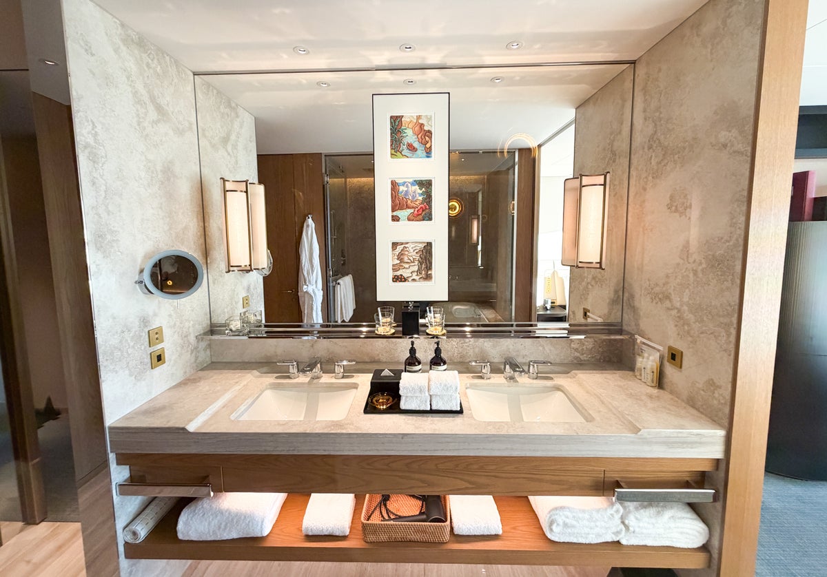 Park Hyatt Tokyo bathroom Image Credit Chris Hassan