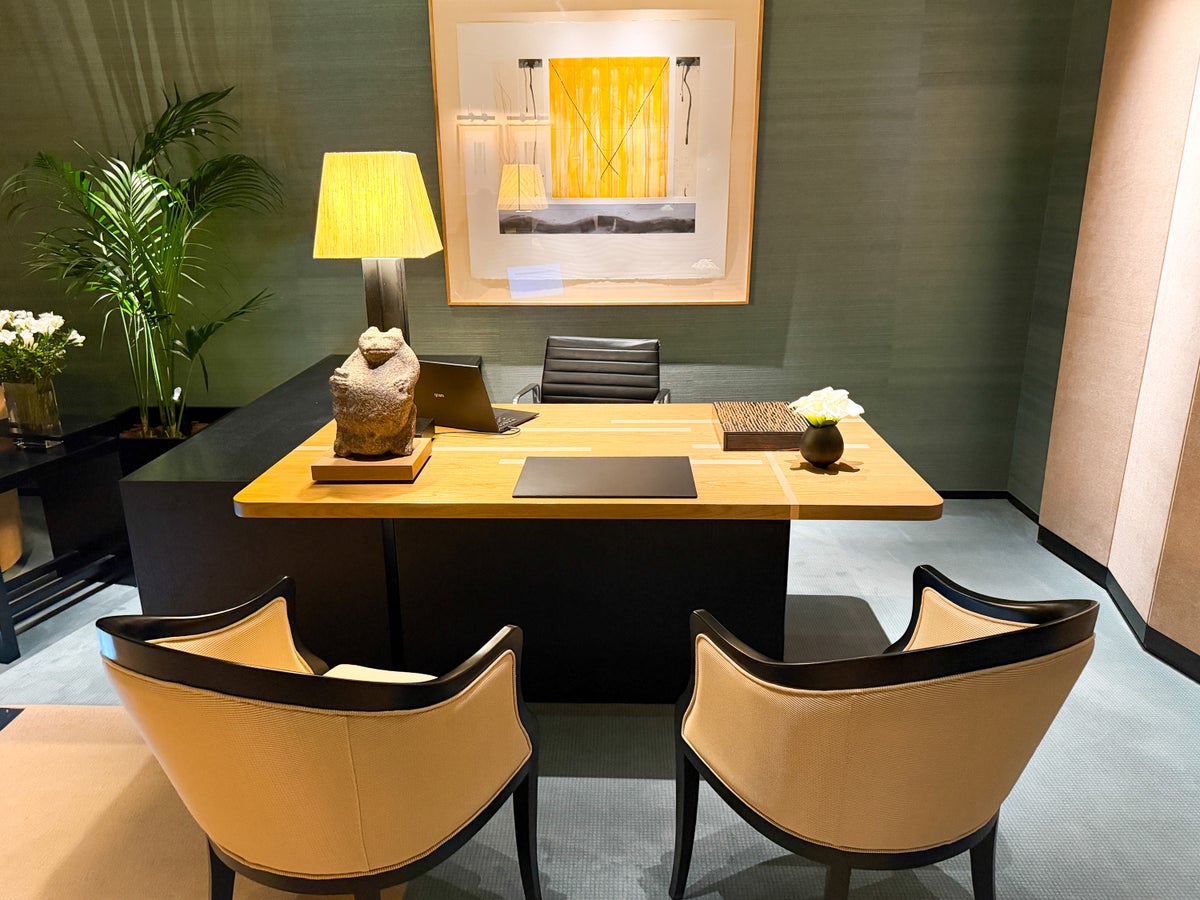 Park Hyatt Tokyo check in desk reception Image Credit Chris Hassan