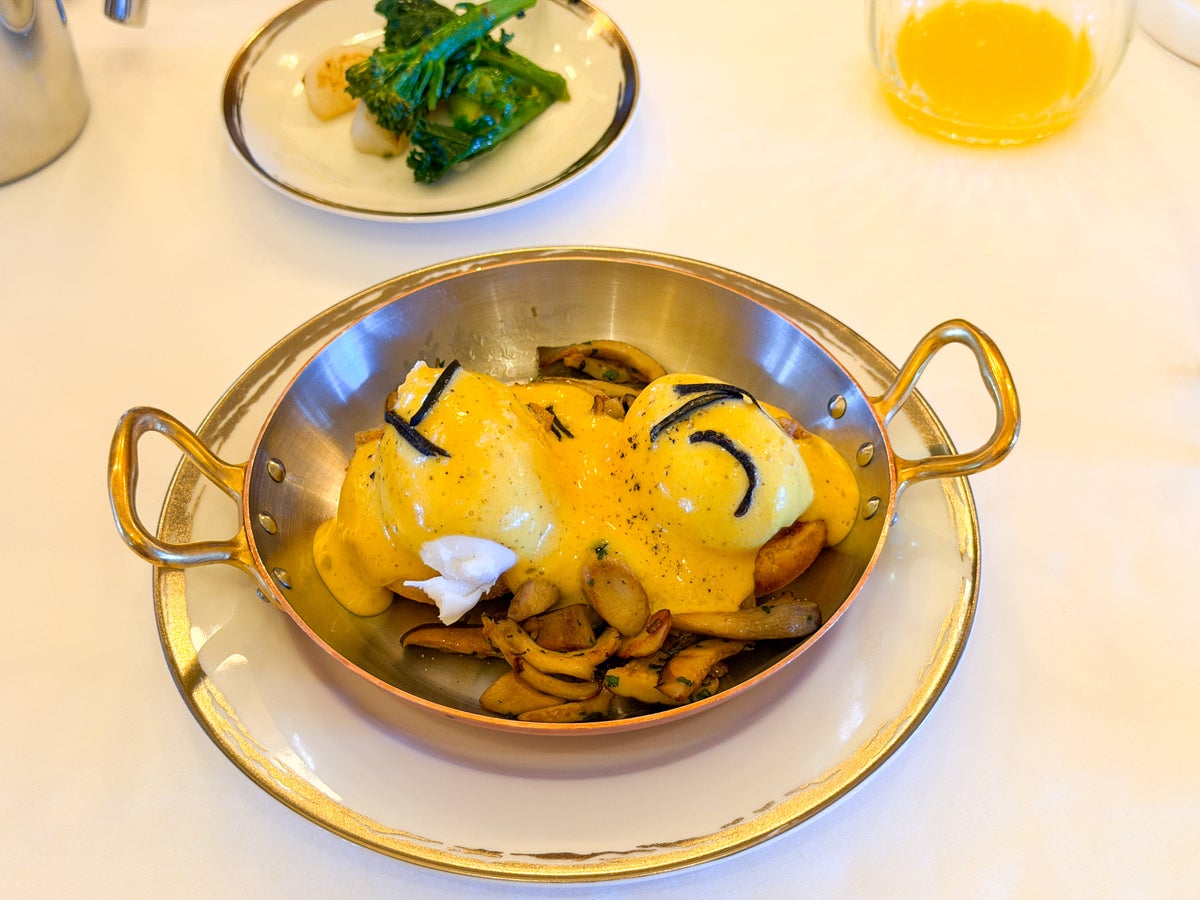 Park Hyatt Tokyo truffle eggs benedict breakfast Image Credit Chris Hassan