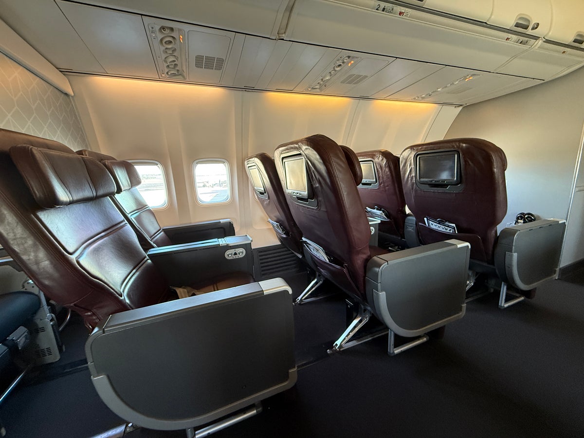 Qantas 737 Business Class