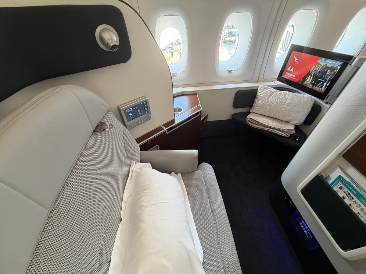 5 Things To Know About Qantas First Class on the A380 to and From the U.S. [Review]