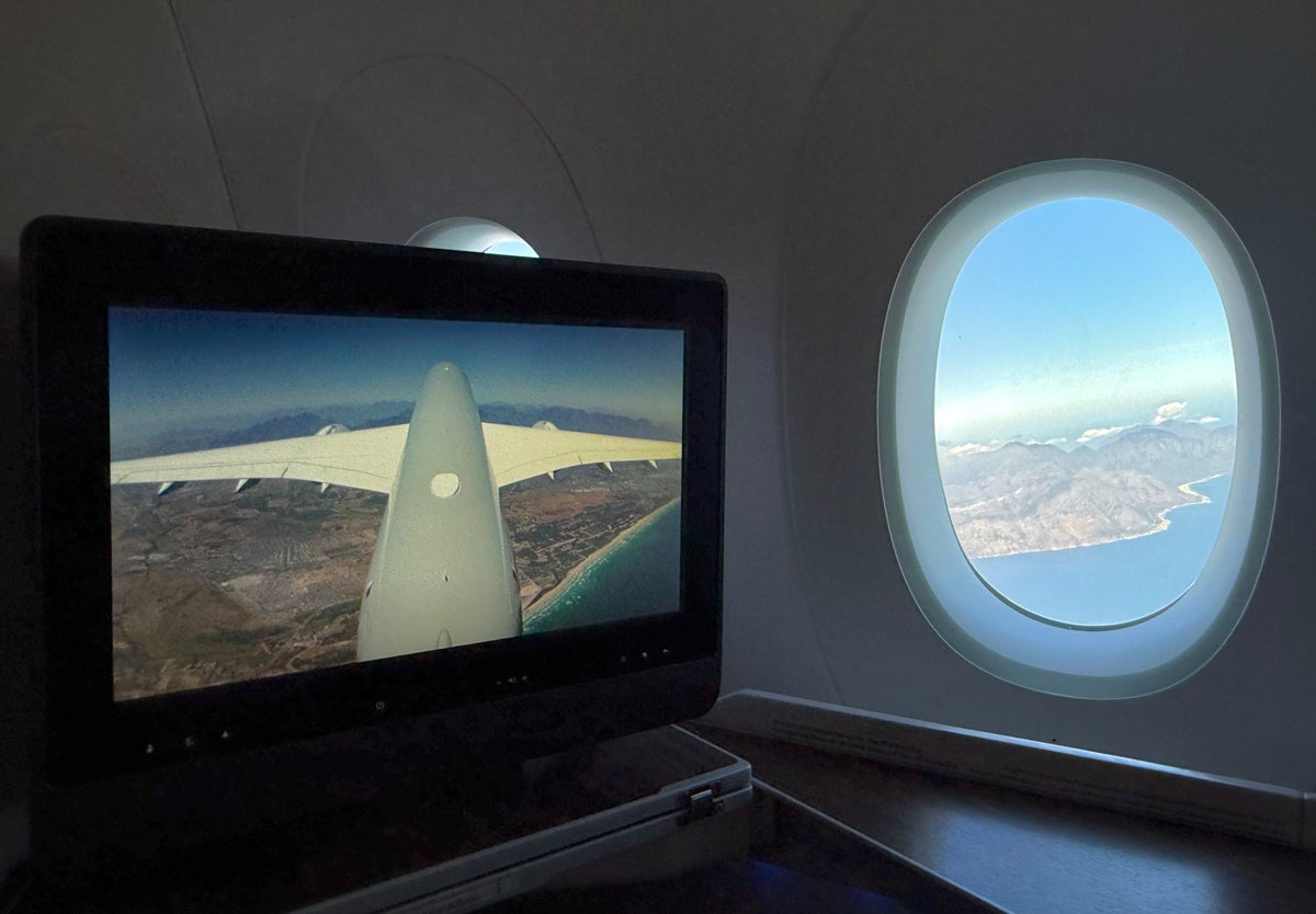 Qatar Airways Airbus A350900 business class camera flying