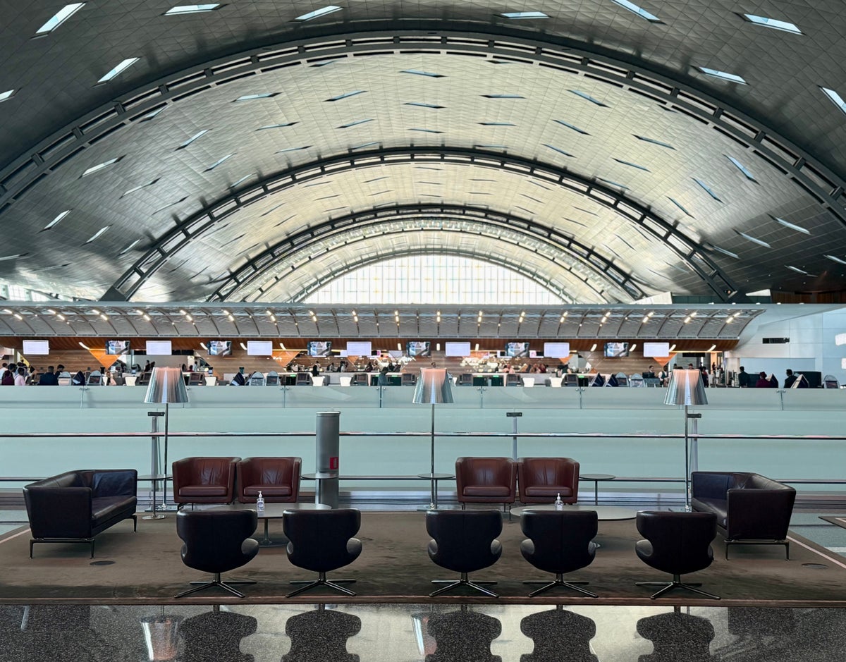 Qatar Airways business class check in at Doha