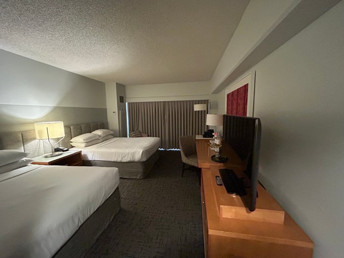 Renaissance Palm Springs room 3230 beds