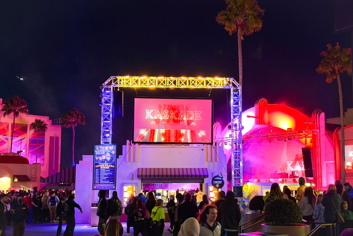 Univeral Orlando Mardi Gras 2026 Image Credit Chris Hassan 03