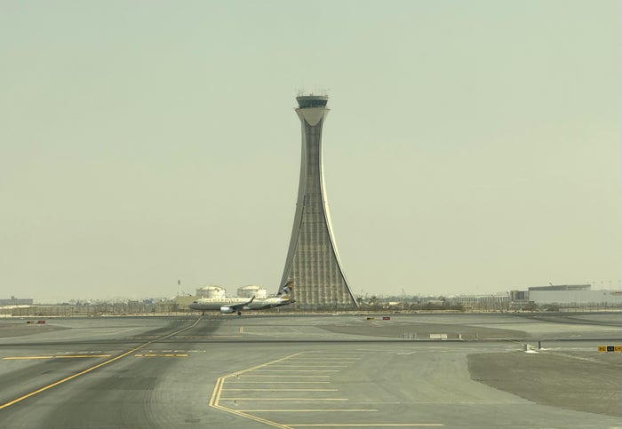 Gulf Airline Operations, Southwest Boarding Issues, United’s New Earphone Rule, and More Airline News