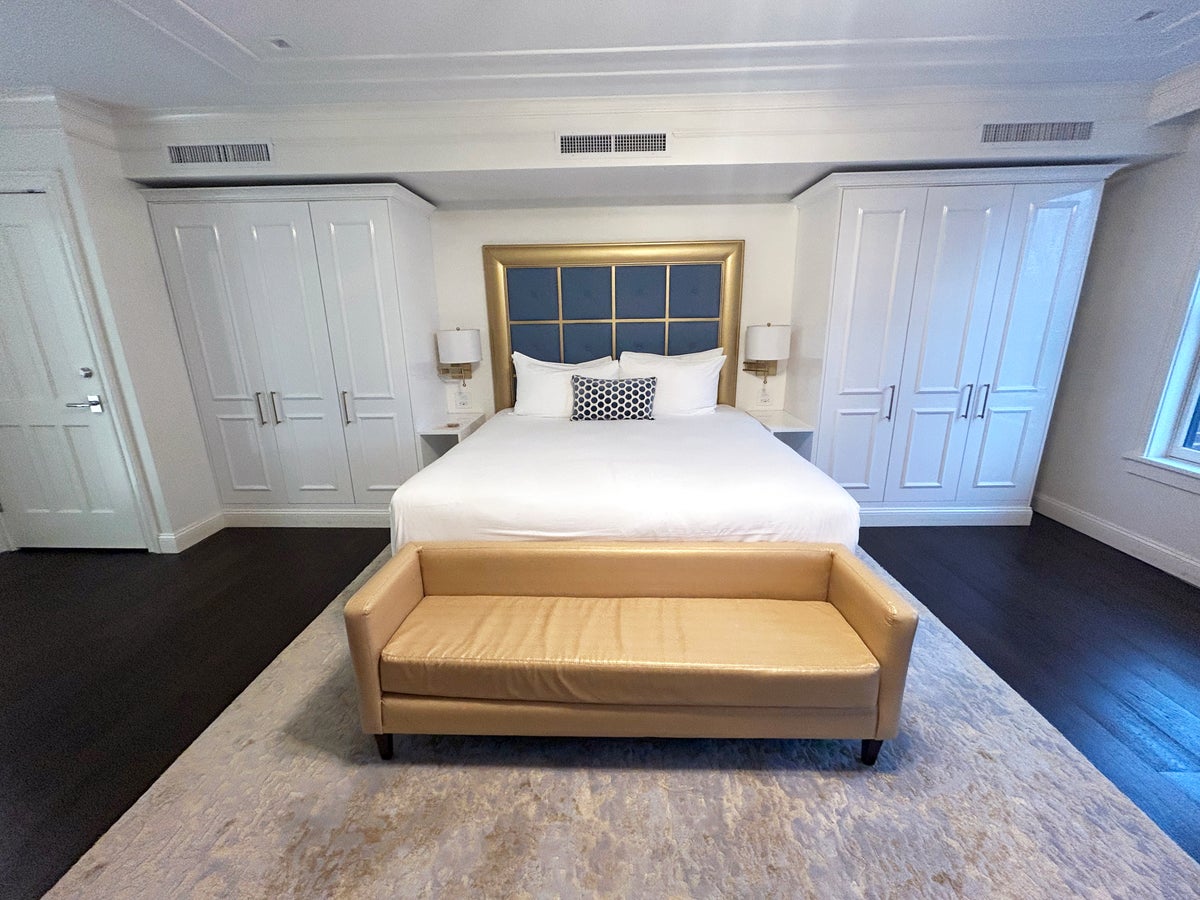 Adelphi Saratoga Springs room bed foot