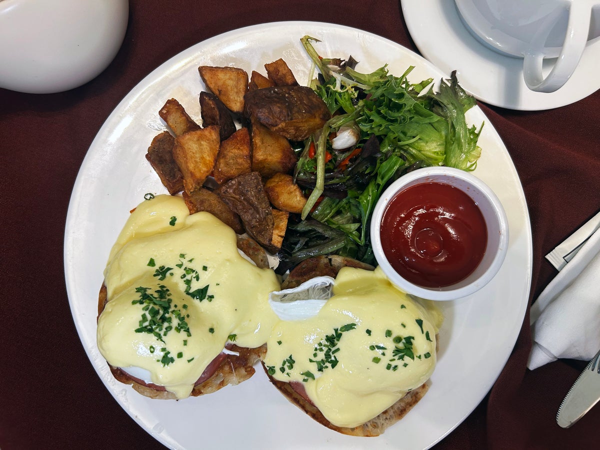 Adelphi Saratoga Springs room service eggs Benedict