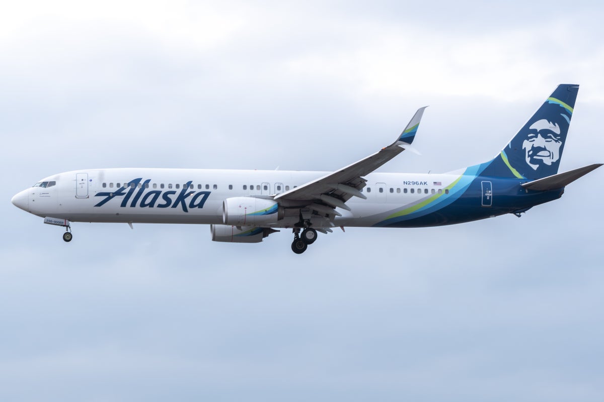 Alaska, Hawaiian Airlines Follow Other U.S. Carriers in Raising Checked Bag Fees